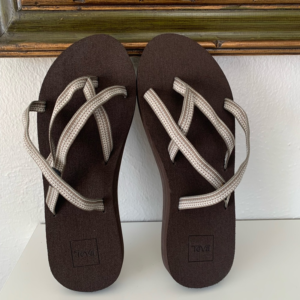 NBW Teva Olowahu Brown strapped sandals
